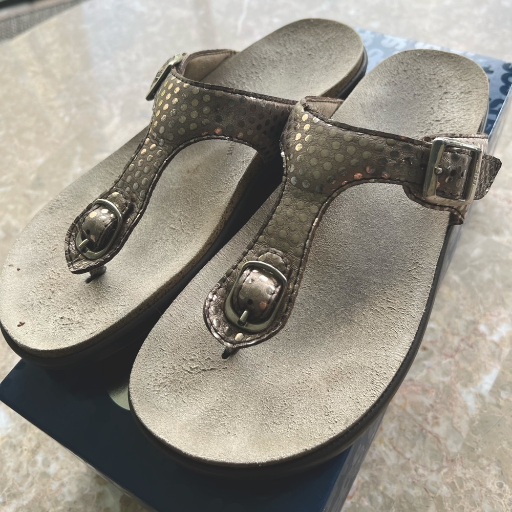 SAS Sanibel Oro Women’s Flip Flops